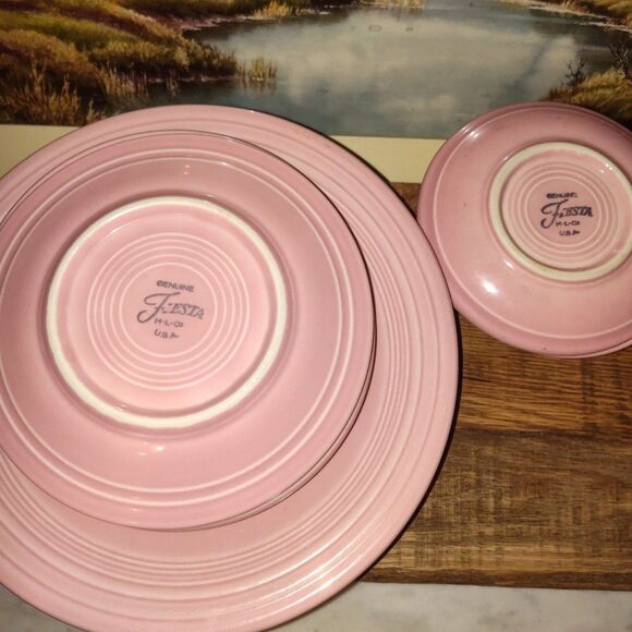 Vintage 80s Fiesta Rose Pink Dinnerware Service for 4 - Plates, Cups & Saucers - Picture 3 of 9